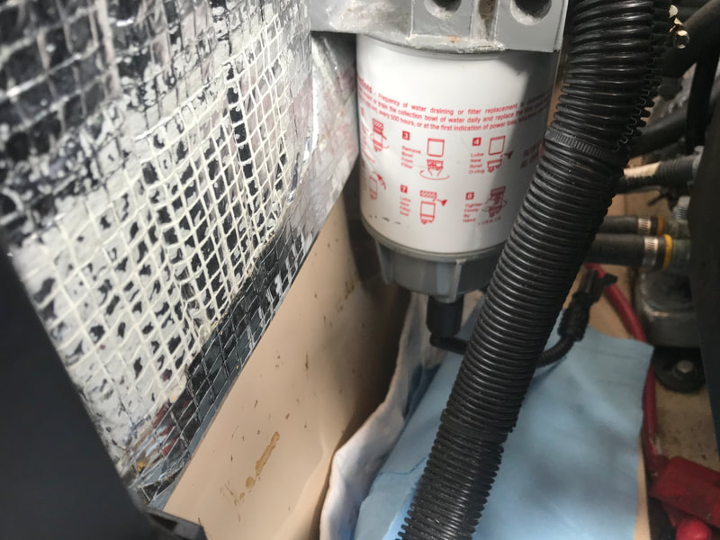 Fuel/Water Separator Filter On Bulkhead
